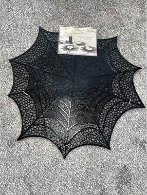 4 NEW HALLOWEEN BLACK SPIDER WEB VINYL PLACEMATS BENSON MILLS FOR PARTY TABLE